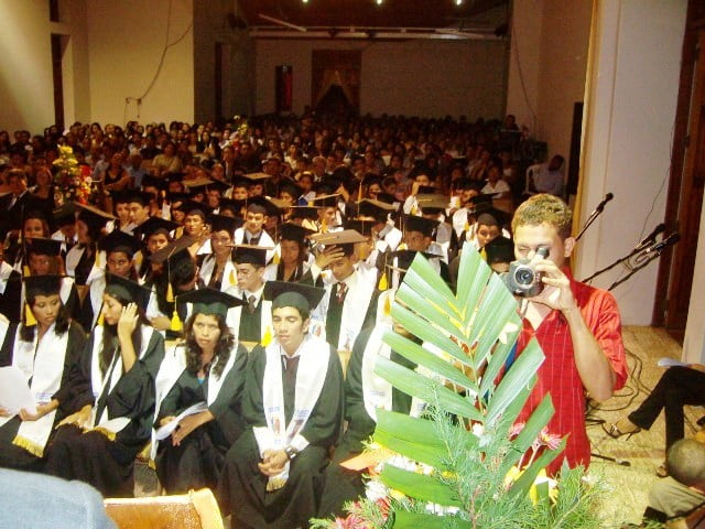 Bachilleres esperan el diploma que los lleva hacia otra etapa de sus vidas